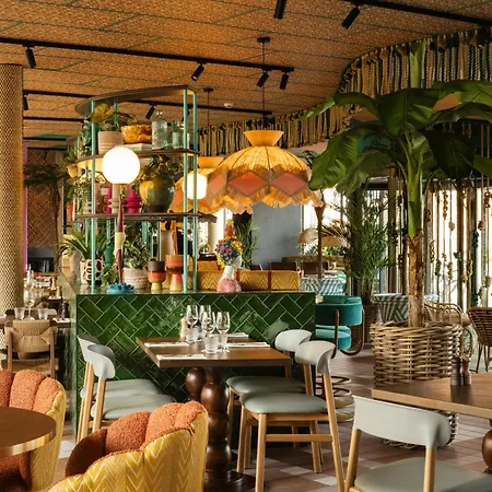 Quality The Reef Hotel 4*