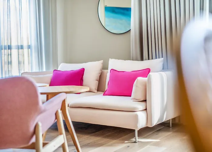 Quality The Reef Hotell